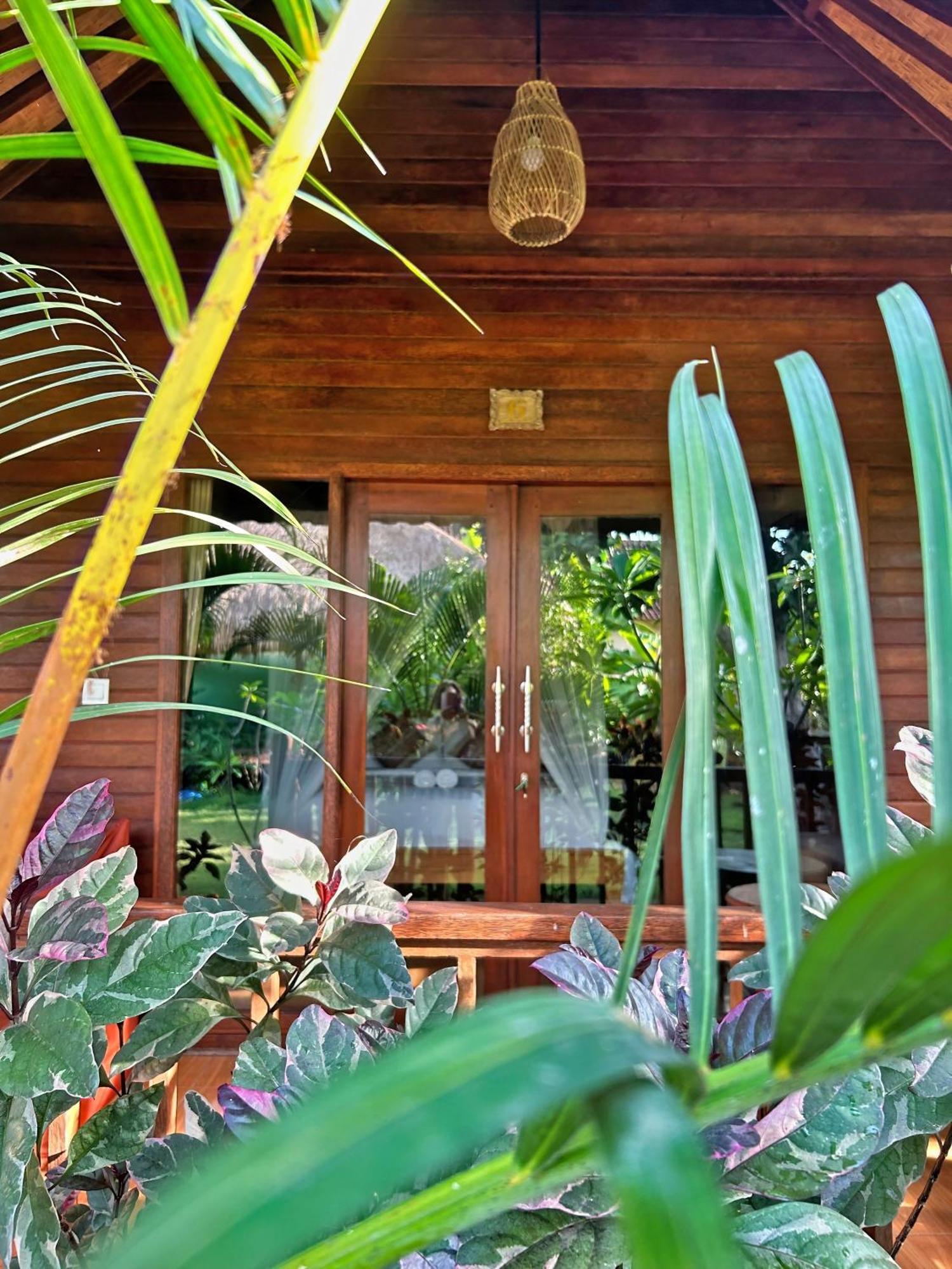 Bed and Breakfast Island Garden Huts Lembongan Екстер'єр фото