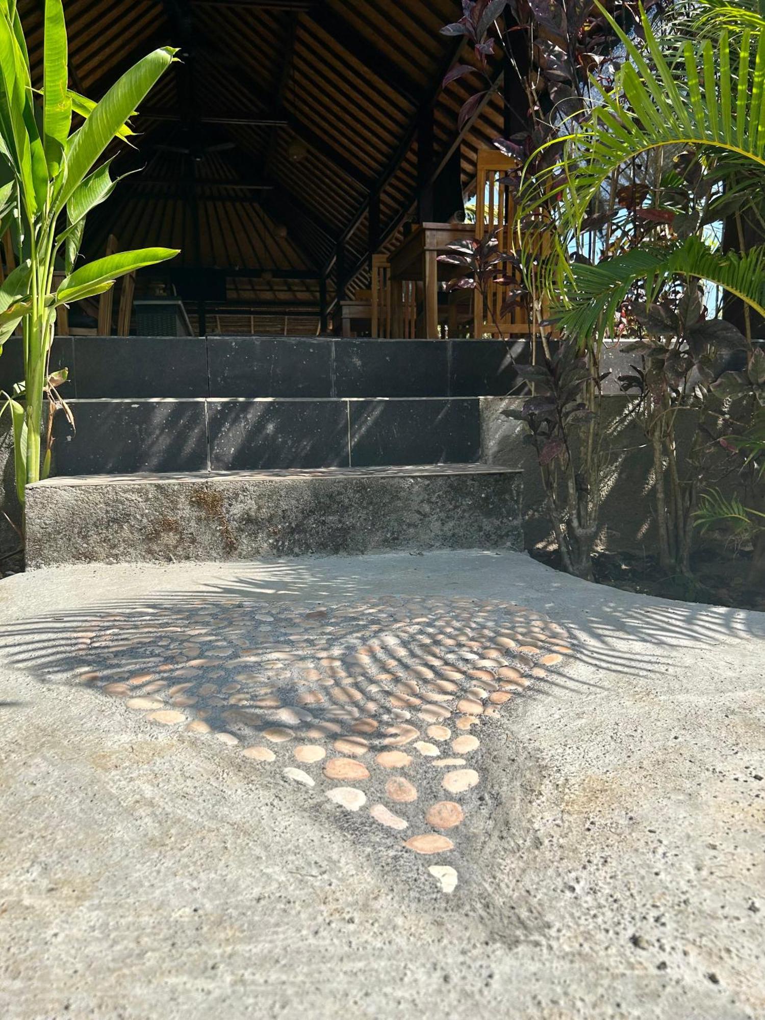 Bed and Breakfast Island Garden Huts Lembongan Екстер'єр фото