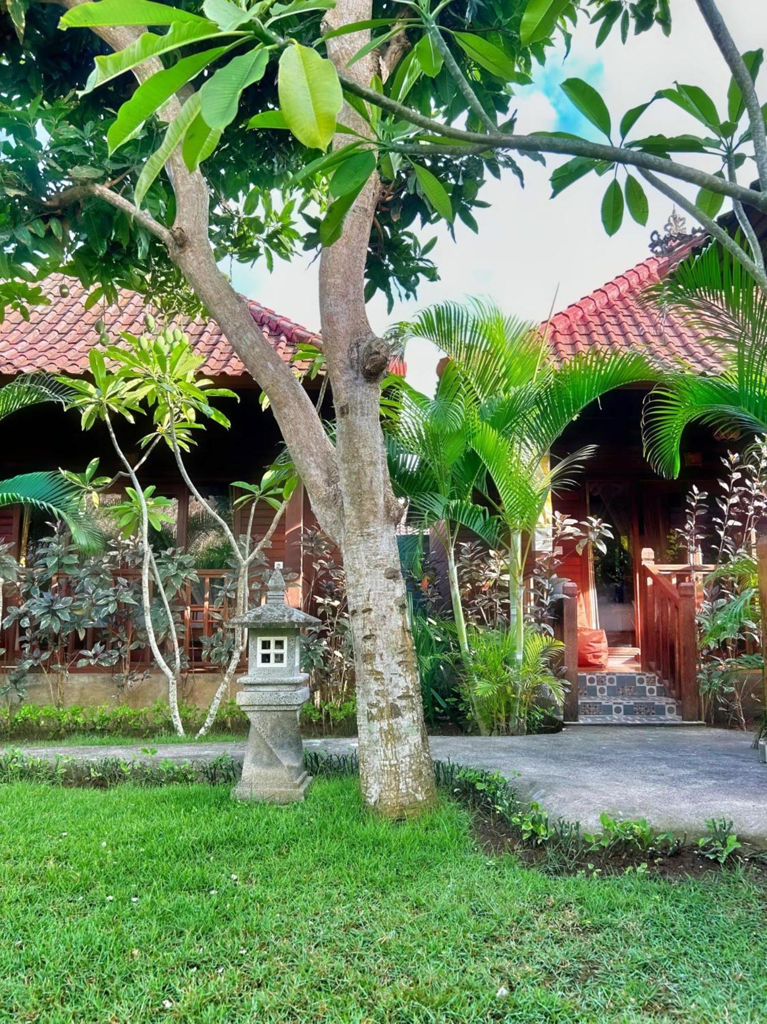 Bed and Breakfast Island Garden Huts Lembongan Екстер'єр фото
